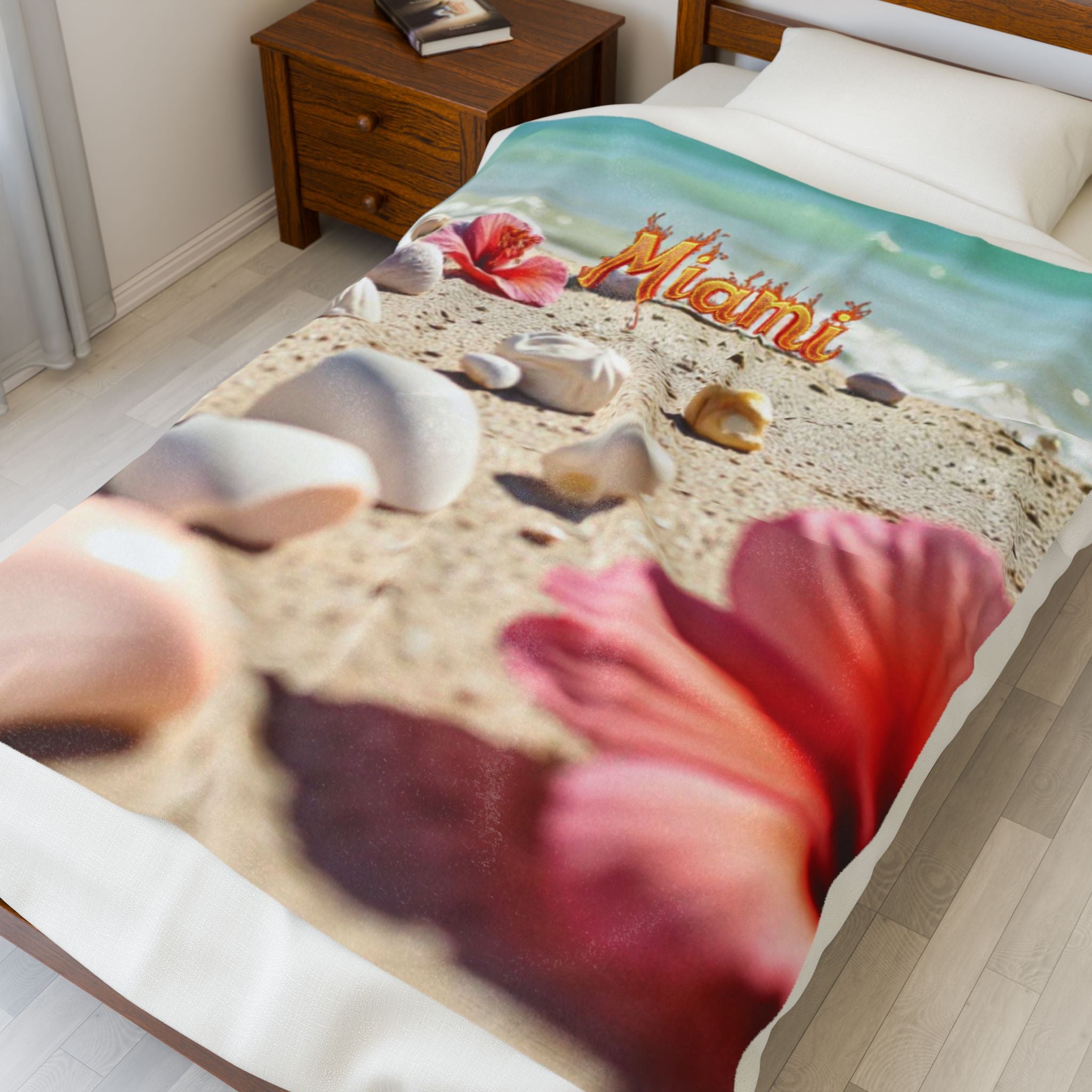 Miami Beach Velveteen Plush Blanket - Cozy Tropical Decor for Relaxation