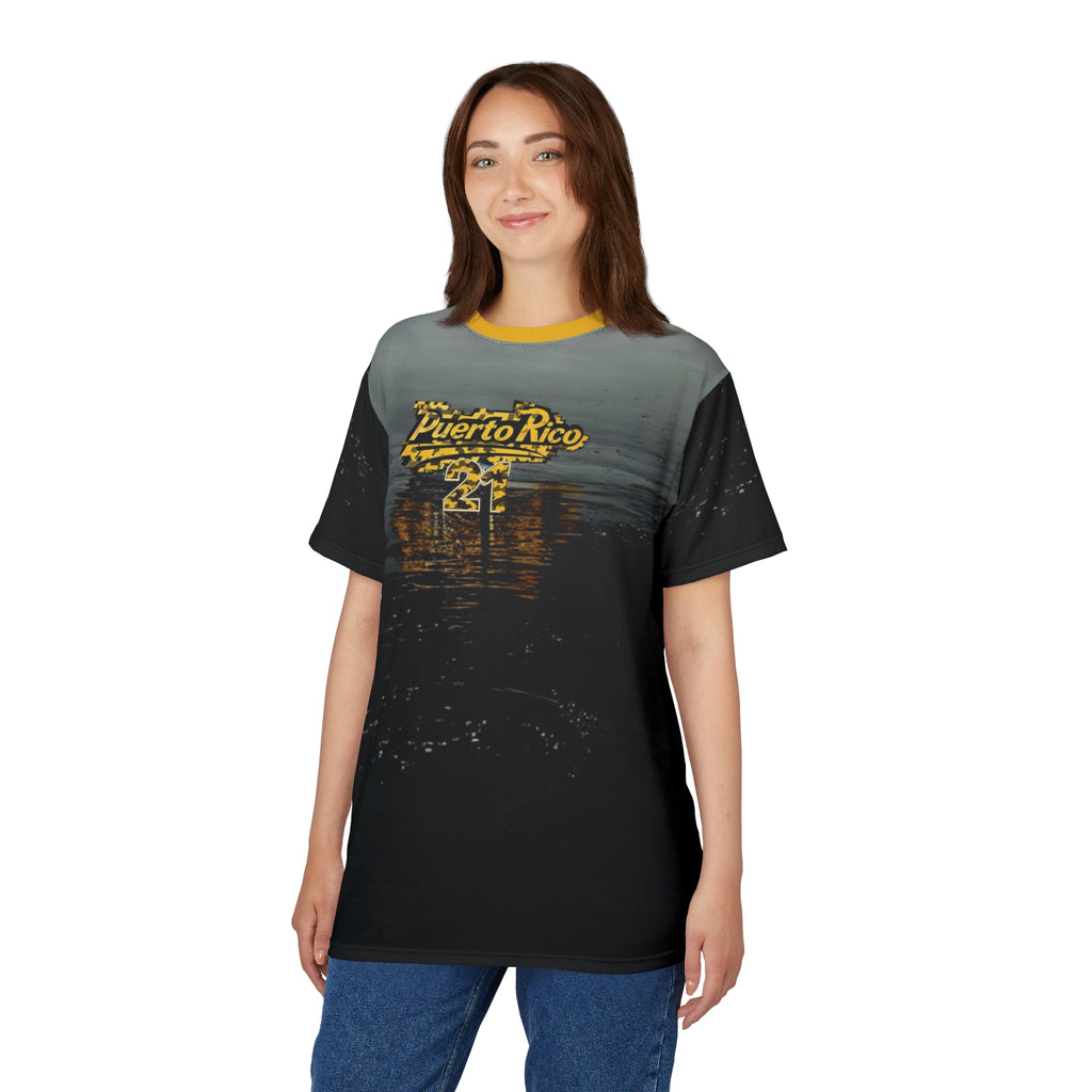 Camiseta unisex con diseño de atardecer de Puerto Rico, ideal para días de playa y celebraciones.