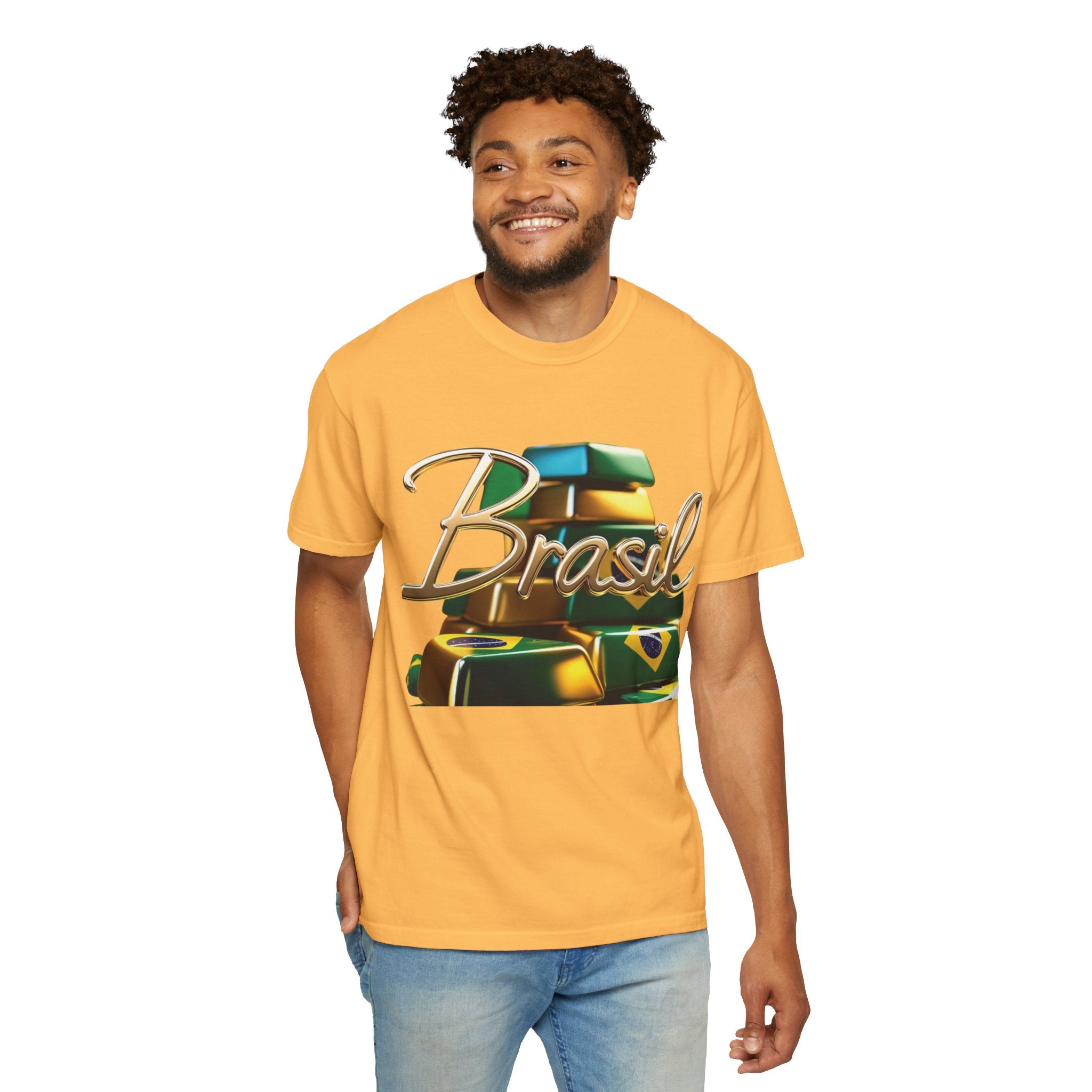 Camiseta unissex tingida com design de barras de ouro do Brasil – perfeita para viajantes e amantes de festivais