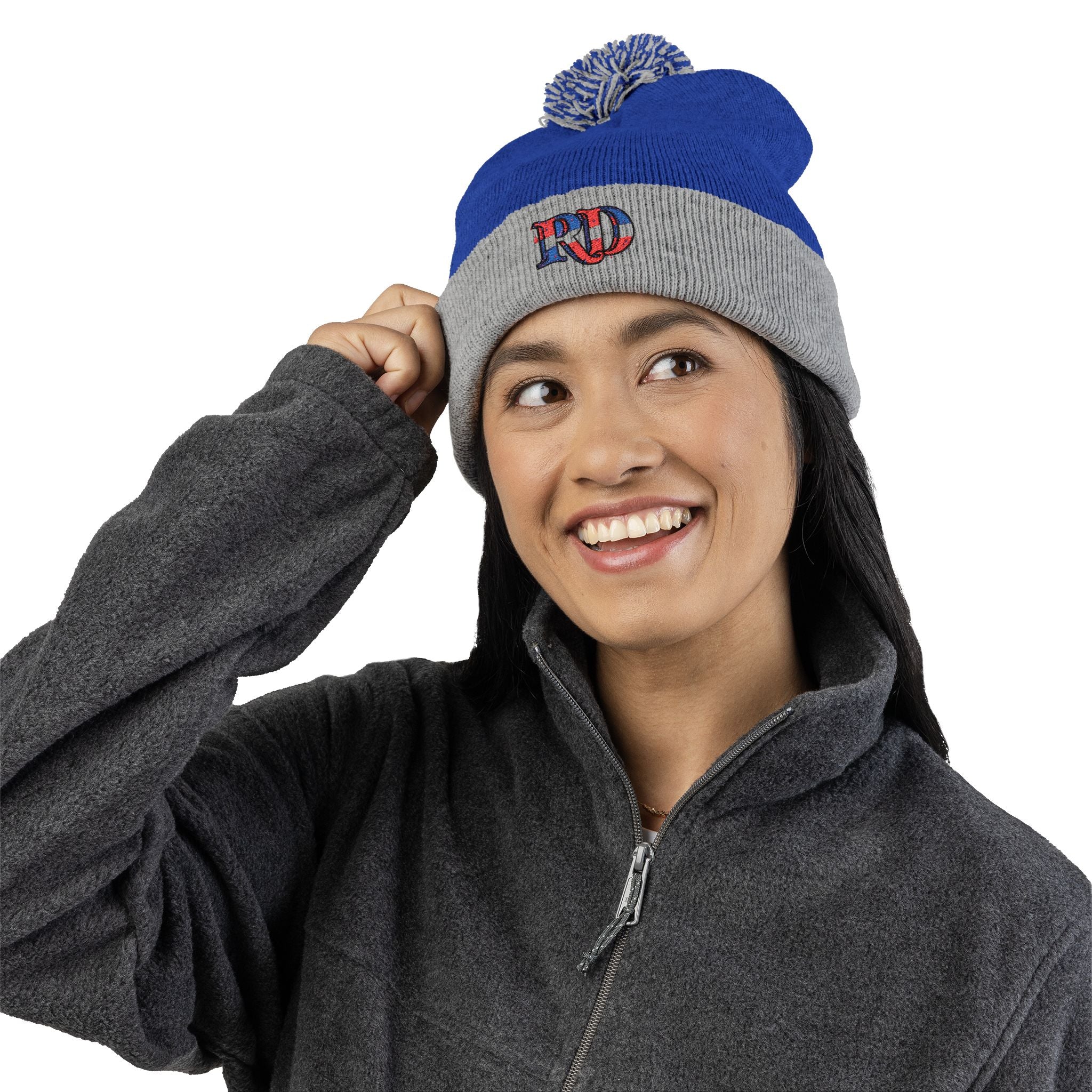 Knitted hat with the letters RD for Dominican Republic and pom-pom embroidery: the perfect winter accessory.