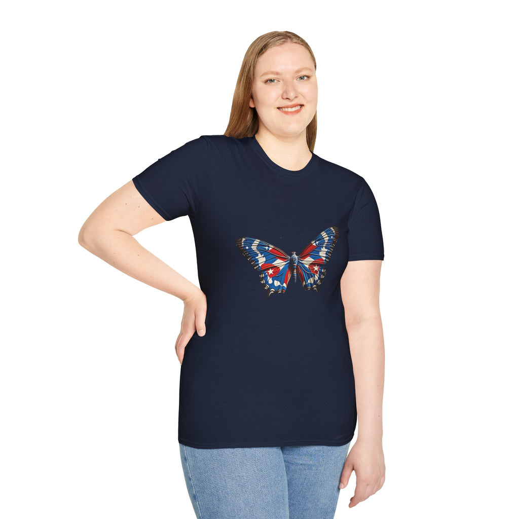 Camiseta con mariposa y bandera cubana
