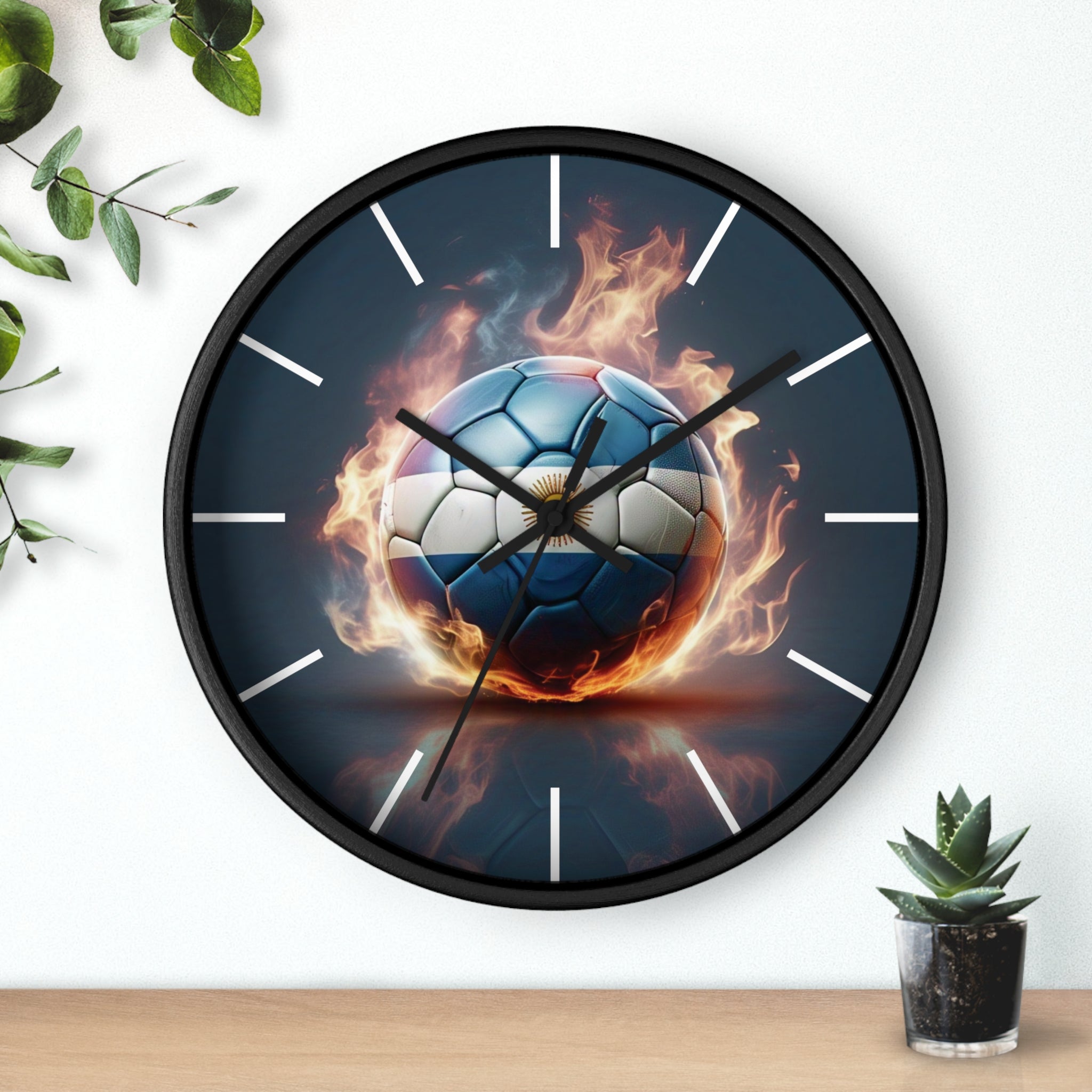 Reloj de pared con diseño de balón de fútbol en llamas: regalo perfecto para los amantes del deporte. Reloj de diseño dinámico con diseño de balón de fútbol en llamas.