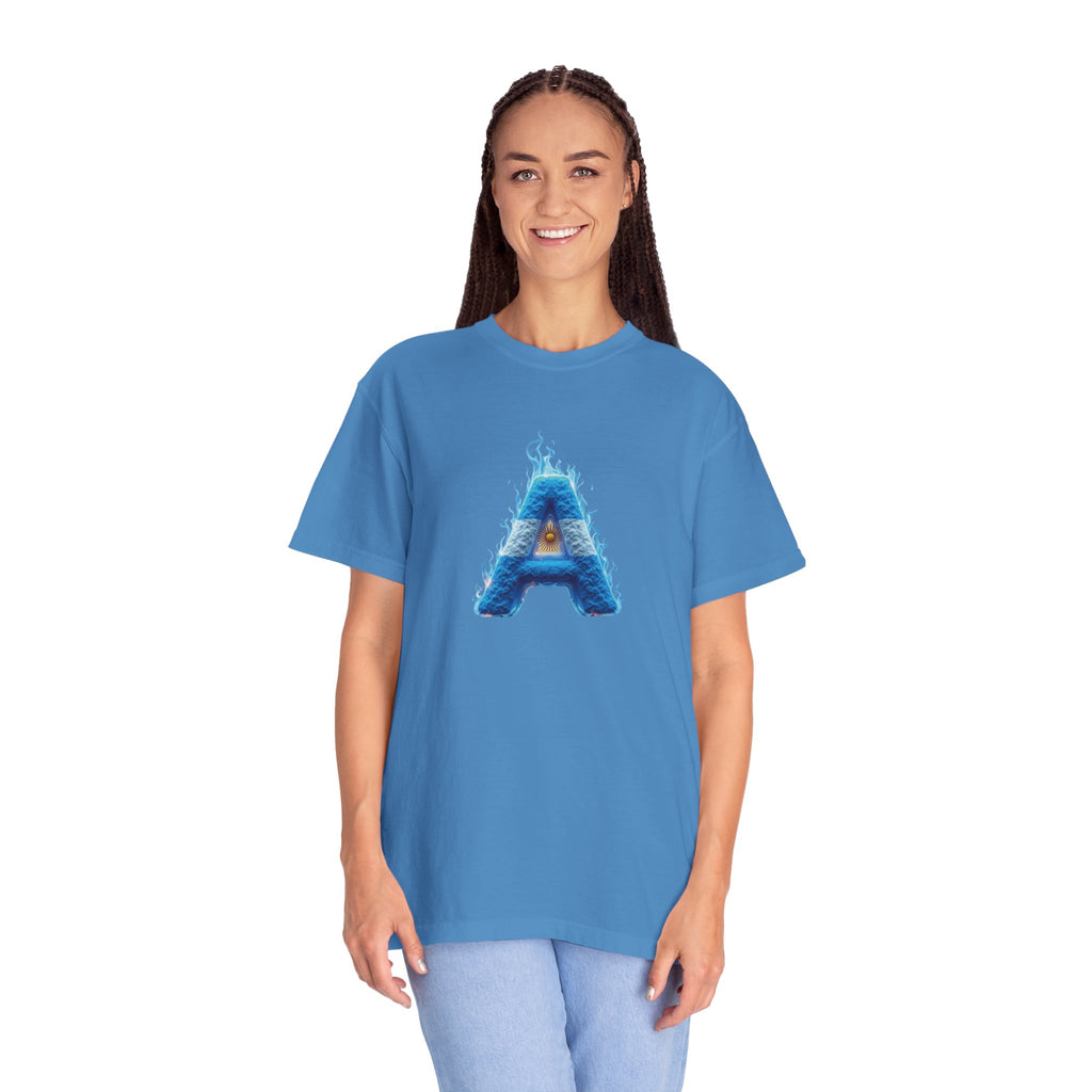 Camiseta unisex Argentina Fire & Ice con la ilustración "A": moderna y cómoda para amantes del arte.