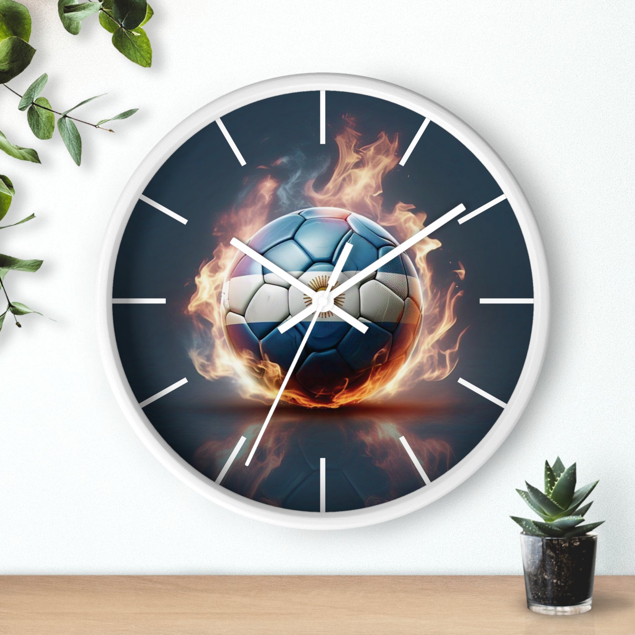 Reloj de pared con diseño de balón de fútbol en llamas: regalo perfecto para los amantes del deporte. Reloj de diseño dinámico con diseño de balón de fútbol en llamas.