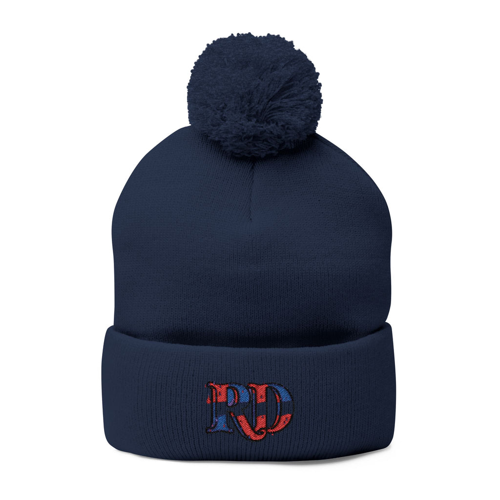 Gorro de punto con las letras RD de República Dominicana y bordado de pompones: el accesorio perfecto para el invierno.