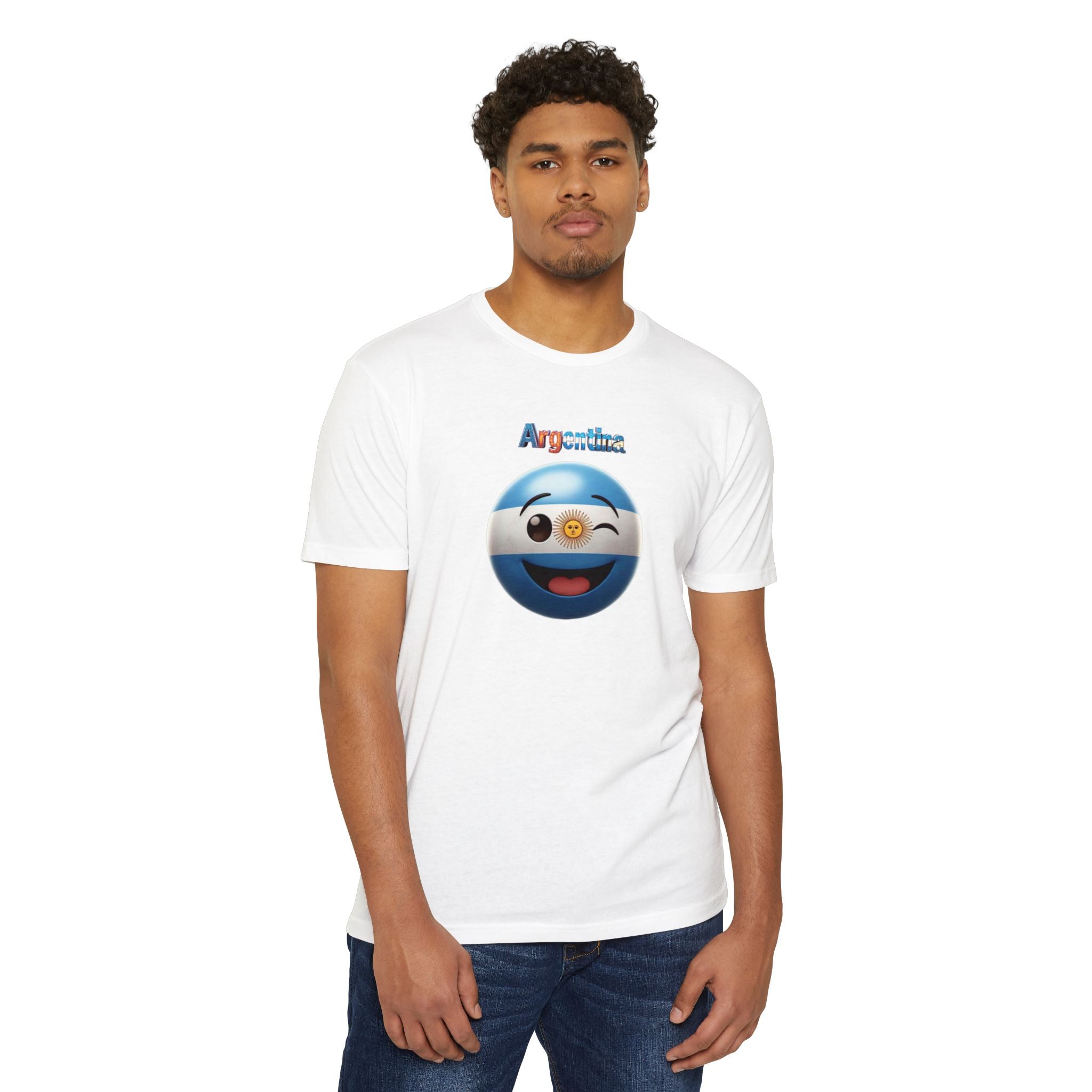 Camiseta unisex CVC con emoji guiñando y con la bandera de Argentina pintada en la cara