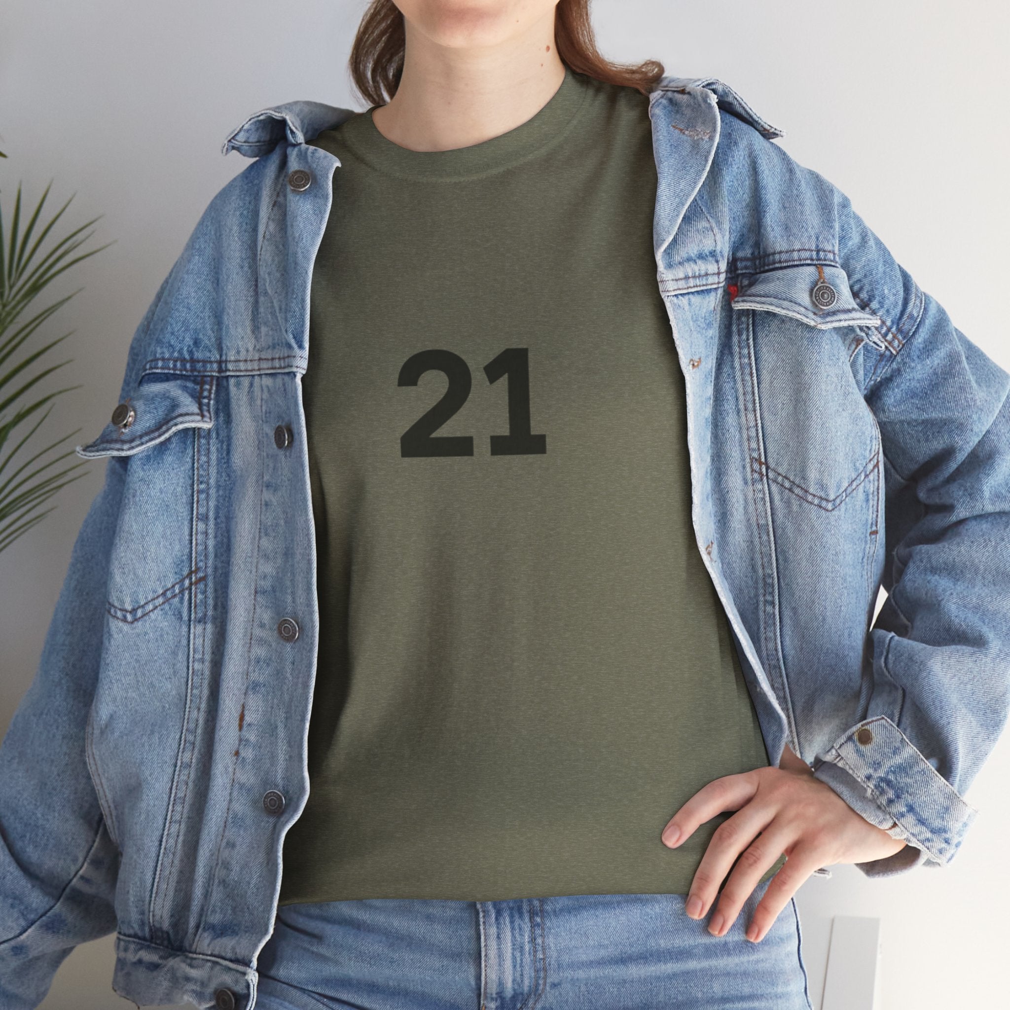 Camiseta unisex de camuflaje Puerto Rico #21. Camiseta personalizable con el número 21 para deportes y celebraciones.