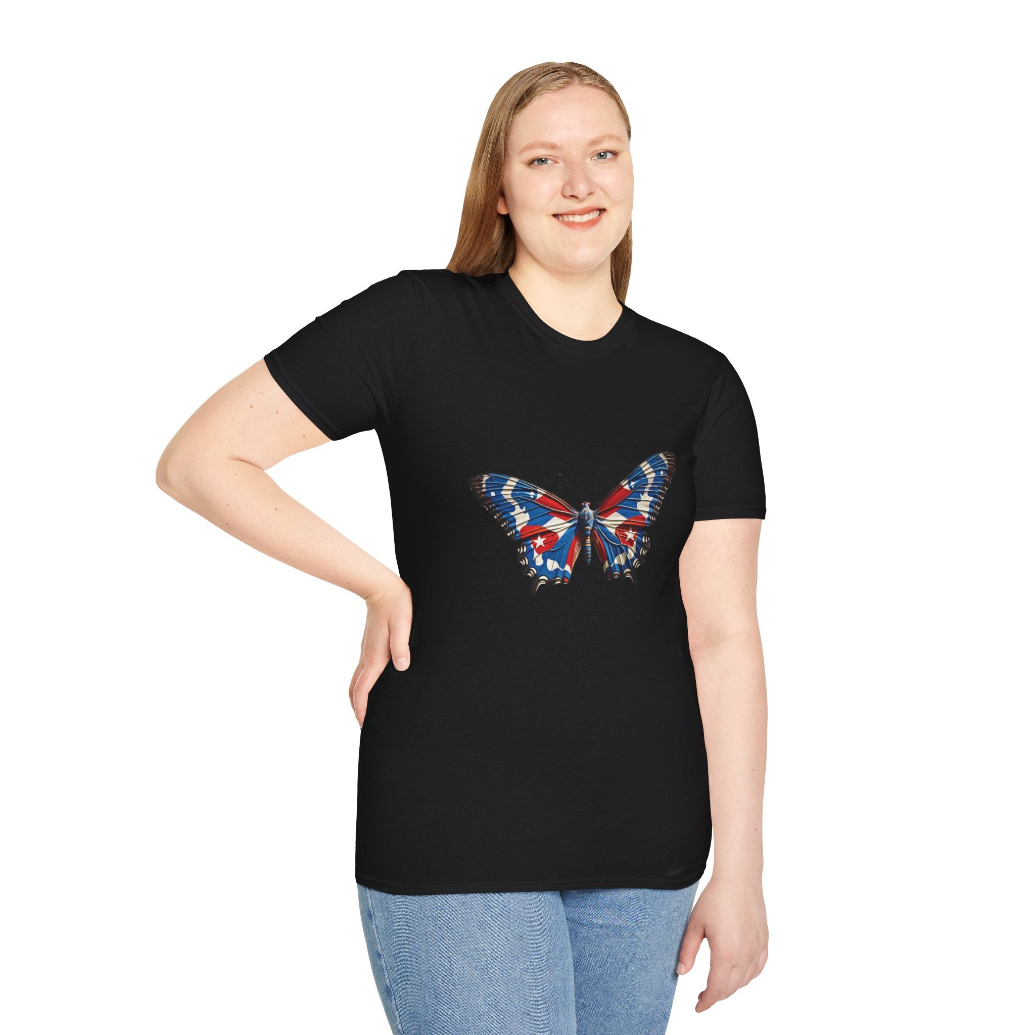 Camiseta con mariposa y bandera cubana