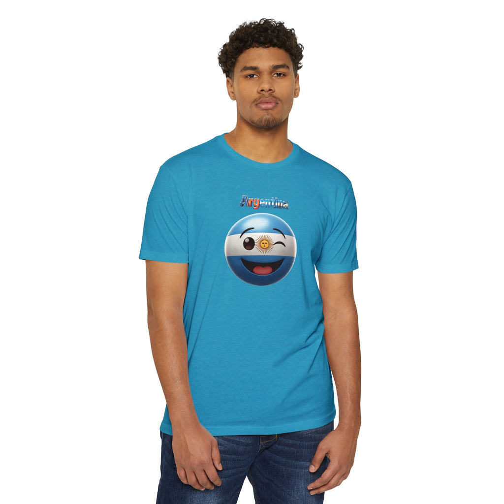 Camiseta unisex CVC con emoji guiñando y con la bandera de Argentina pintada en la cara