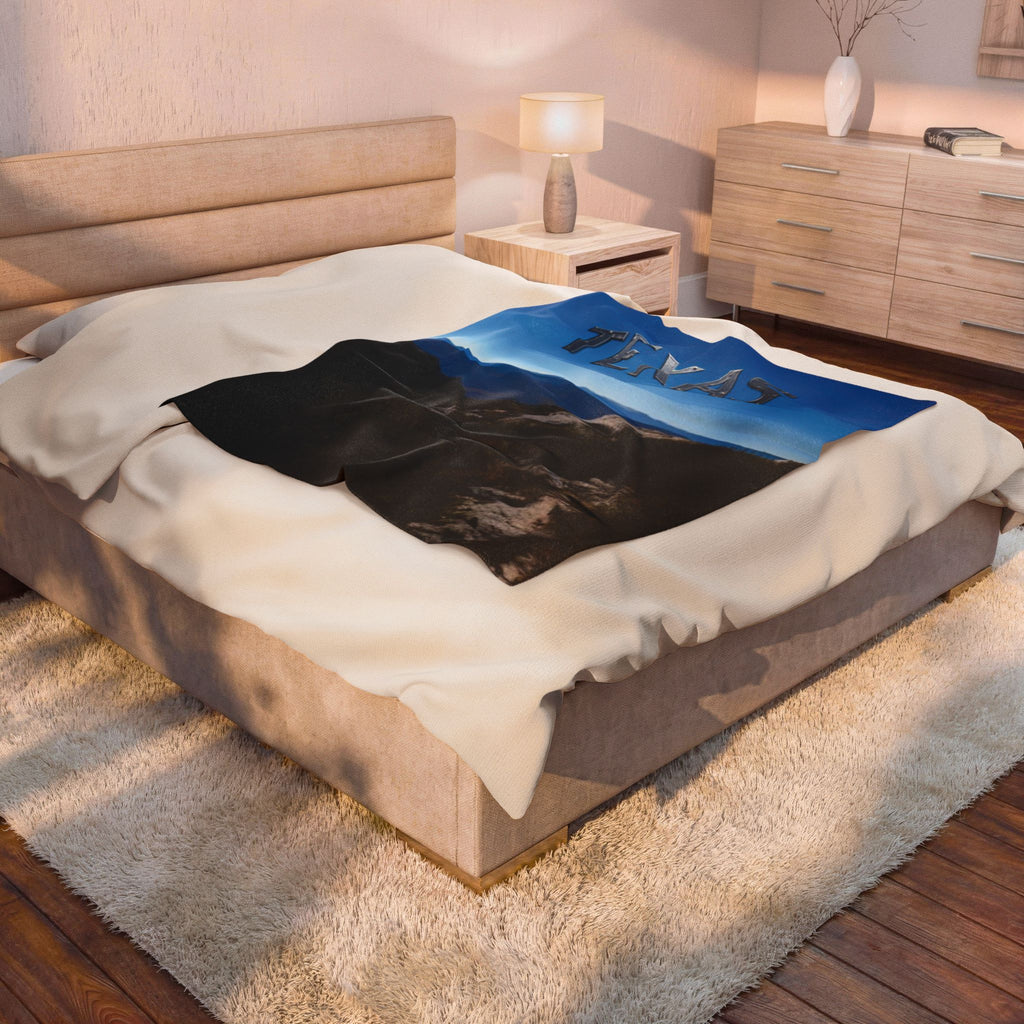 Texas Velveteen Plush Blanket, Cozy Throw for Home Decor, Perfect Gift for Texas Lovers, Travel Souvenir, Warm and Soft 