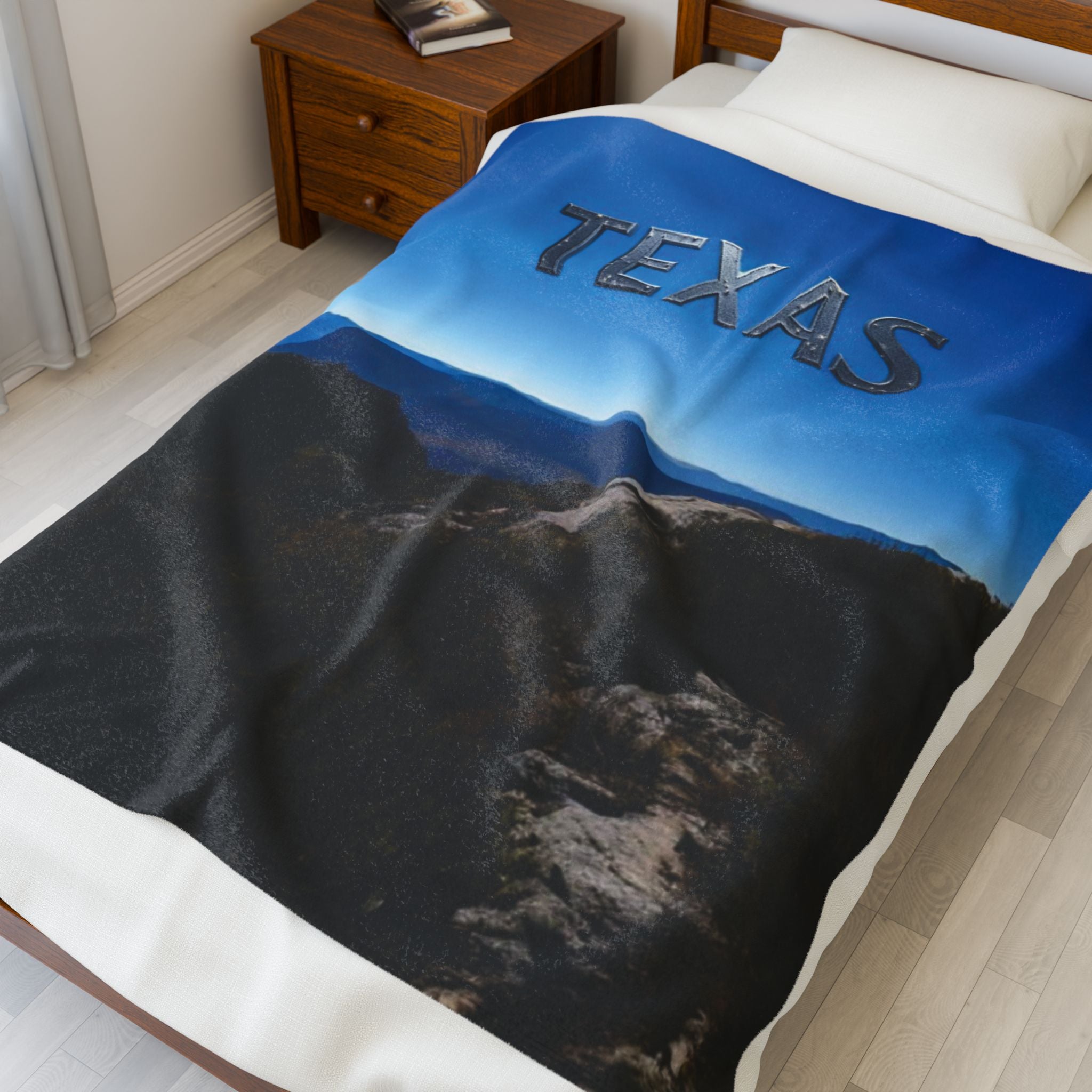 Texas Velveteen Plush Blanket, Cozy Throw for Home Decor, Perfect Gift for Texas Lovers, Travel Souvenir, Warm and Soft