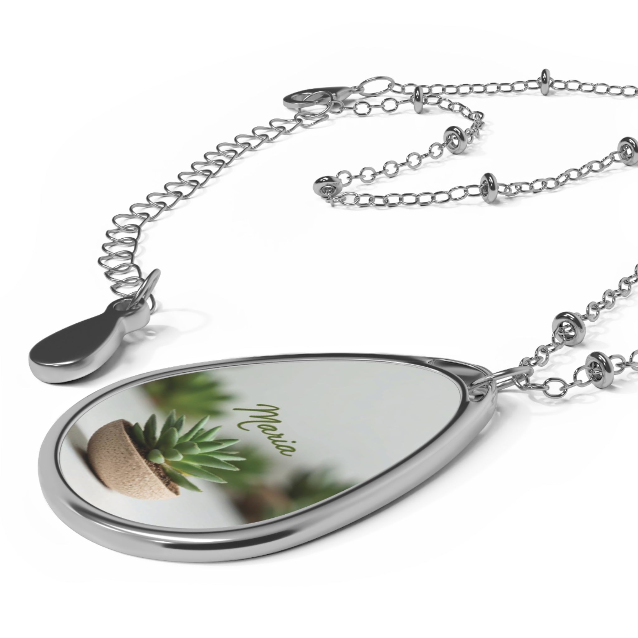 Personalized oval necklace, with the name 'María' with Succulent Design, Custom Jewelry Gift for Her, Minimalist Necklace, Birthday Gift, Meaningful Keepsake 