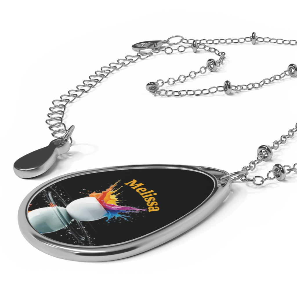 Oval necklace, pendant with the name Melissa and a touch of color